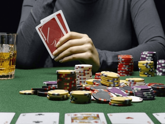 Chơi Poker cực đơn giản