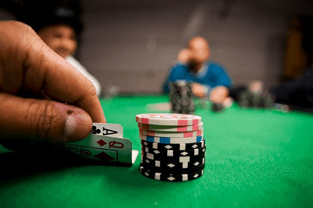 Tại sao nên thua khi chơi Poker online