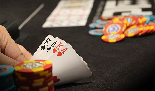 Cách đoán bài đối thủ trong game Poker online chuẩn nhất?