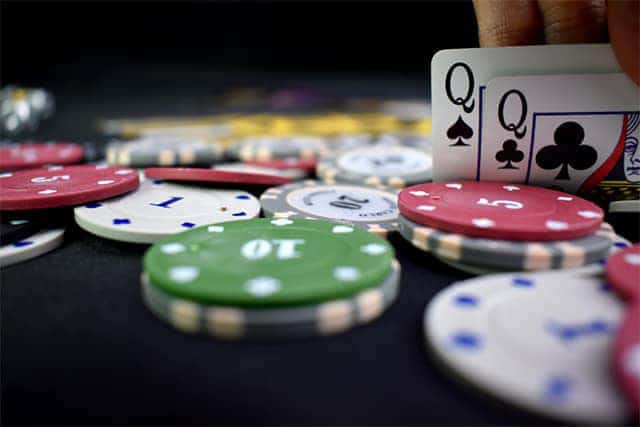 Một số lỗi thường thấy trong Poker khiến người chơi mất đi số tiền cực lớn