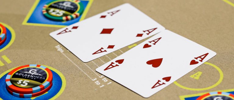 Học về cách chiến thắng trong bài Poker dễ nhất để kiếm tiền từ các đối thủ